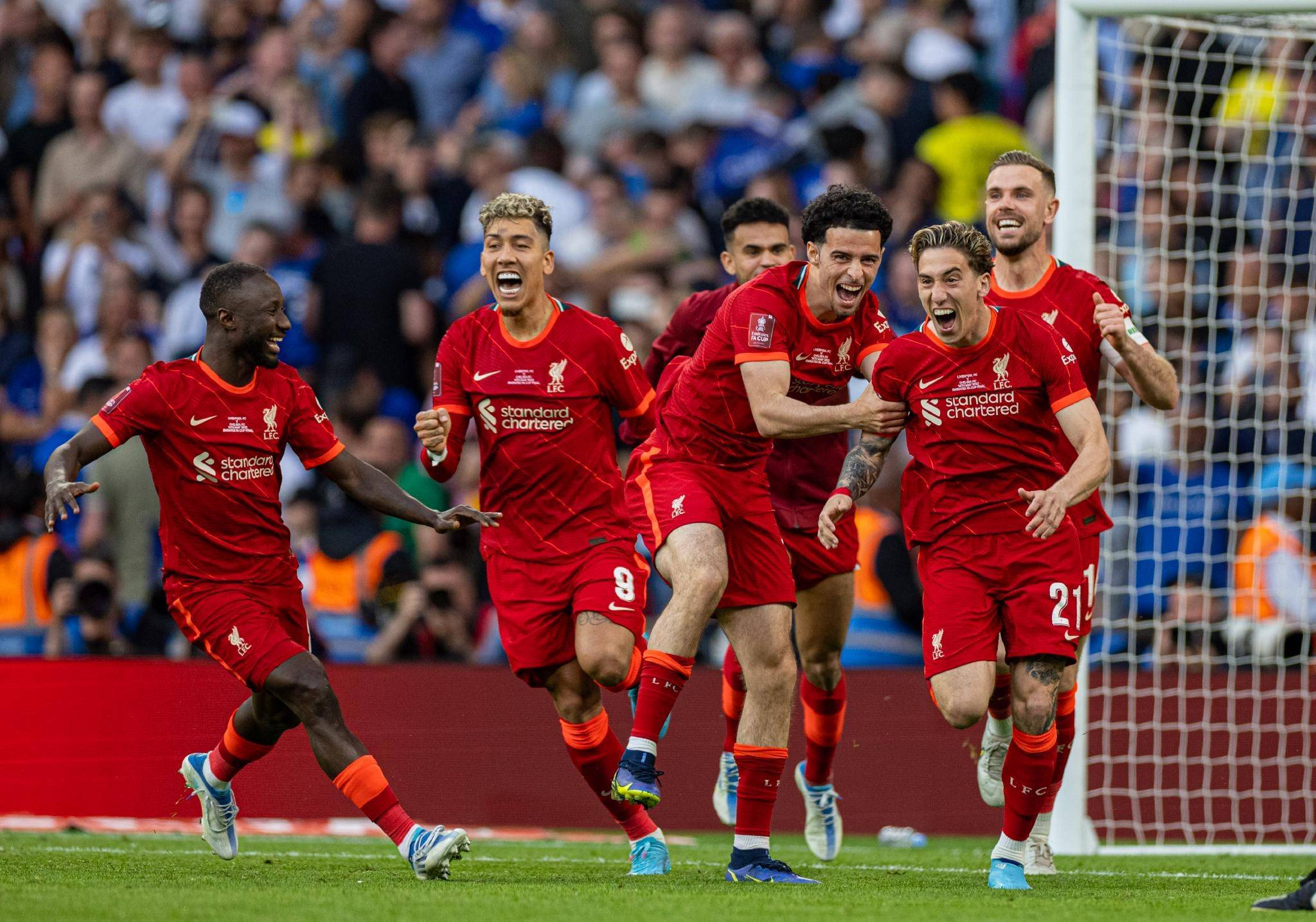 今晚英超焦点战，费城76人主帅复盘，底气十足，轮换策略成焦点的简单介绍